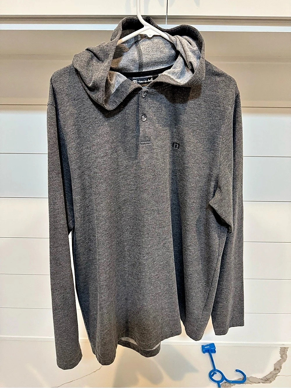 TravisMathew Gray Pullover Hoodie Size XL Like New